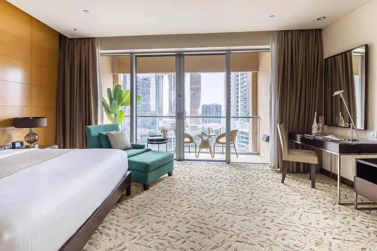 Frank Porter - Emaar Residences Fashion Avenue Dubai Apartment